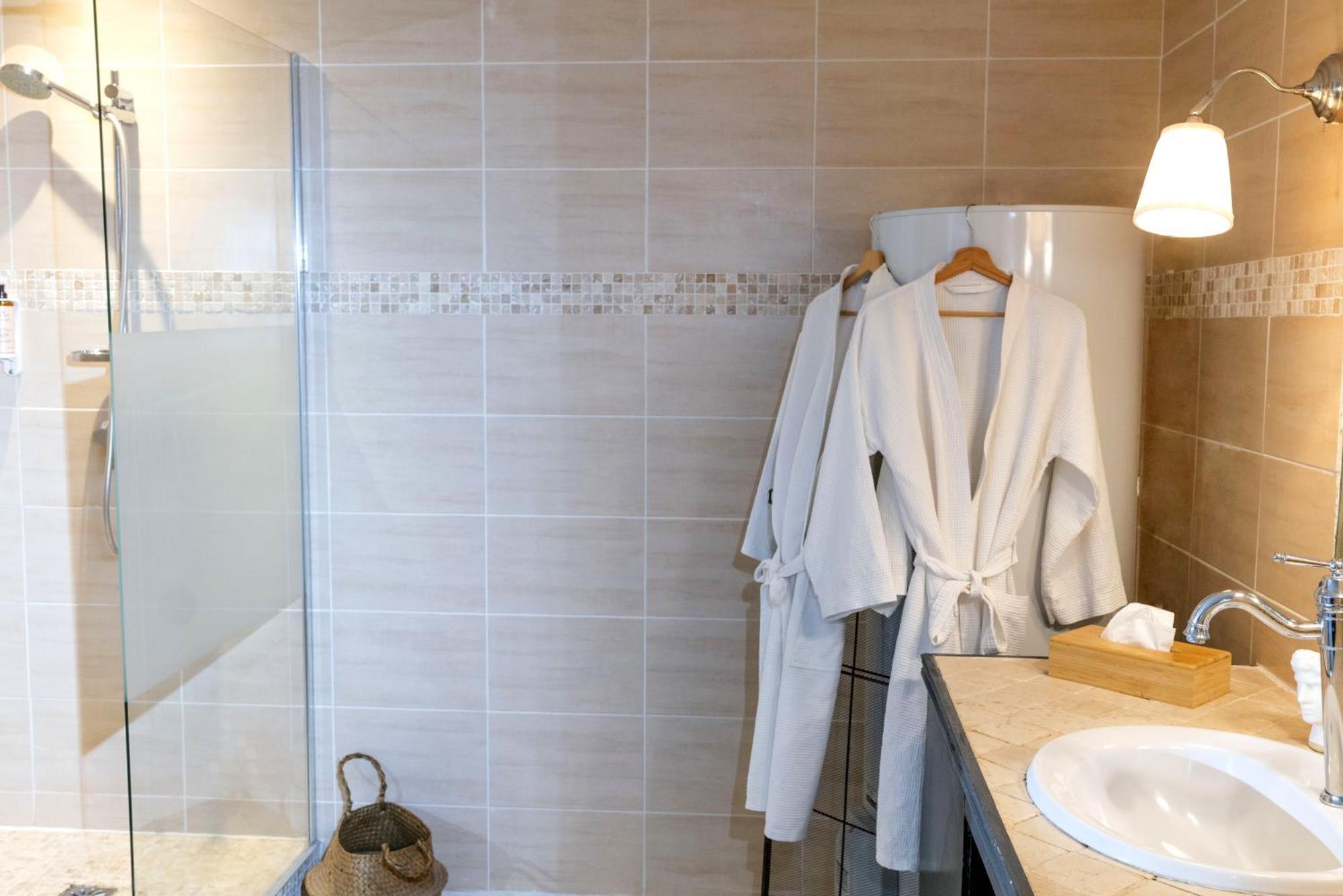 Les Canoubiers Luxe Et Serenite Au Coeur De Saint-Tropez Suites Spacieuses Avec Jardin Enchanteur 客房 照片